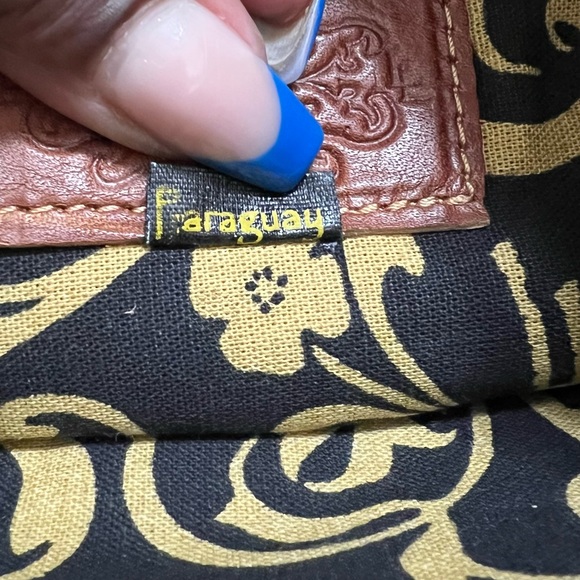 J.L. SALDIVAR Paraguay Handcrafted Leather Wristlet. - Picture 6 of 6